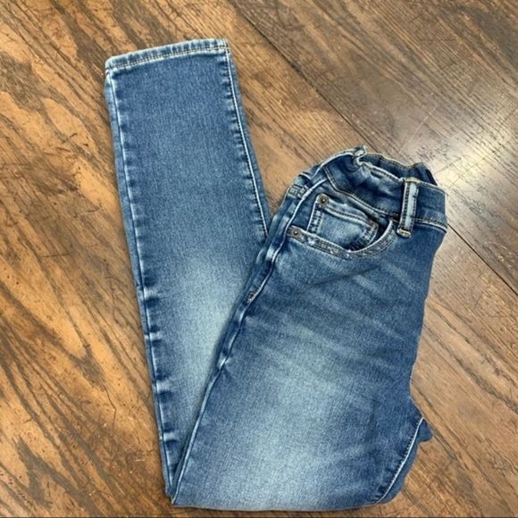 GAP Blue Jeans Classic Straight-Leg Style - Picture 2 of 8